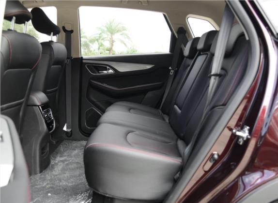 宝骏560 2015款 1.8L 手动豪华型 车厢座椅   后排空间
