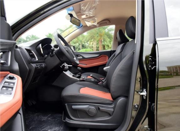 宝骏560 2015款 1.8L 手动精英型 车厢座椅   前排空间