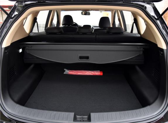 宝骏560 2016款 1.8L 手动精英型 车厢座椅   后备厢