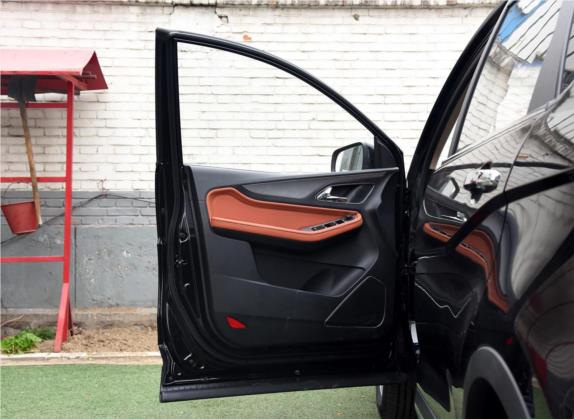 宝骏560 2016款 1.8L 手动精英型 车厢座椅   前门板