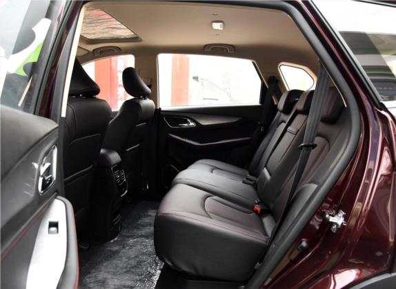 宝骏560 2016款 1.8L 手动豪华型 车厢座椅   后排空间