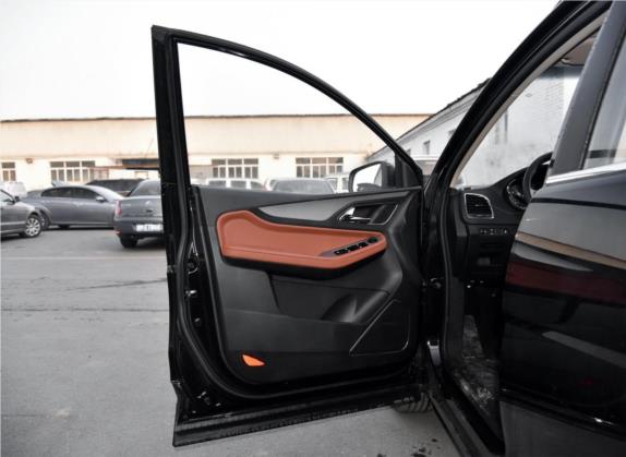 宝骏560 2016款 1.8L iAMT精英型 车厢座椅   前门板