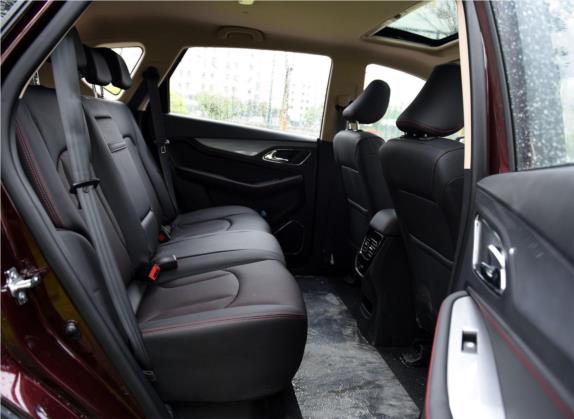 宝骏560 2016款 1.8L iAMT豪华型 车厢座椅   后排空间