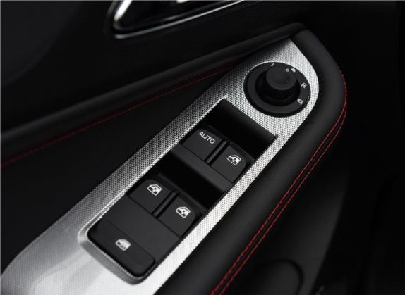宝骏560 2016款 1.8L iAMT豪华型 车厢座椅   门窗控制