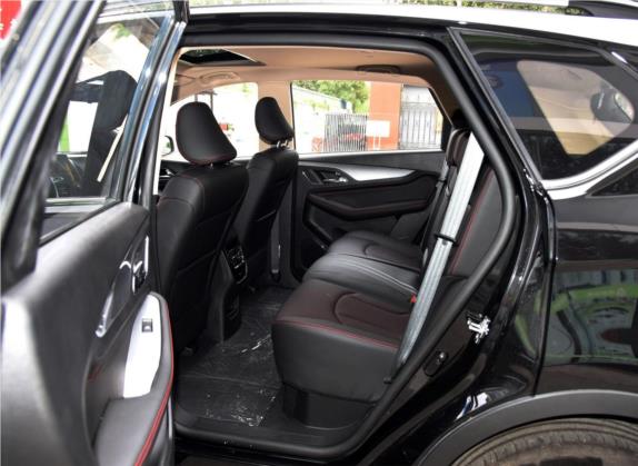 宝骏560 2016款 1.5T 手动豪华型 车厢座椅   后排空间