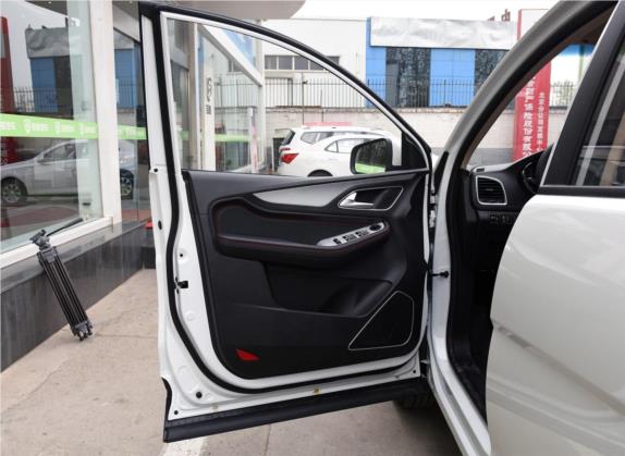 宝骏560 2016款 1.5T 手动舒适型 车厢座椅   前门板