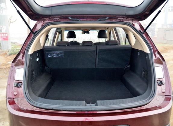 宝骏560 2016款 1.8L 手动超值型 车厢座椅   后备厢