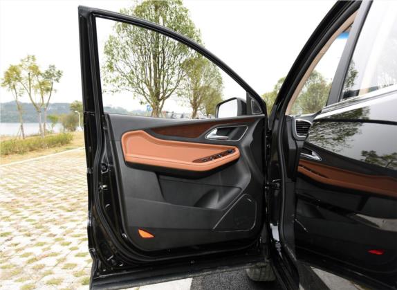宝骏560 2017款 律动版 1.5T 手动乐享型 车厢座椅   前门板