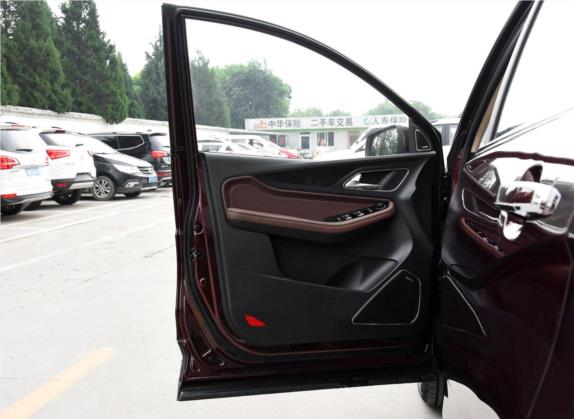 宝骏560 2017款 1.5T DCT尊享型 车厢座椅   前门板