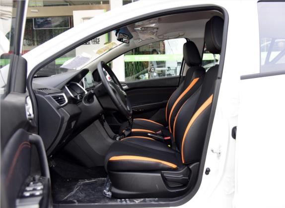 宝骏310 2016款 1.2L 手动时尚型 车厢座椅   前排空间