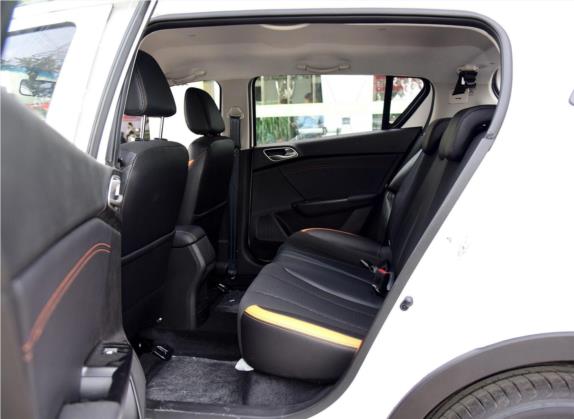 宝骏310 2016款 1.2L 手动时尚型 车厢座椅   后排空间