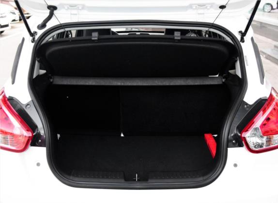 宝骏310 2016款 1.2L 手动时尚型 车厢座椅   后备厢