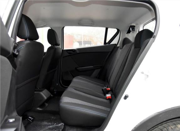 宝骏310 2016款 1.2L 手动舒适型 车厢座椅   后排空间