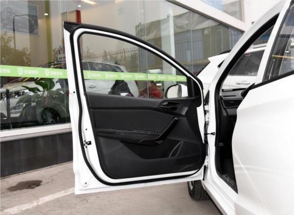 宝骏310 2016款 1.2L 手动舒适型 车厢座椅   前门板