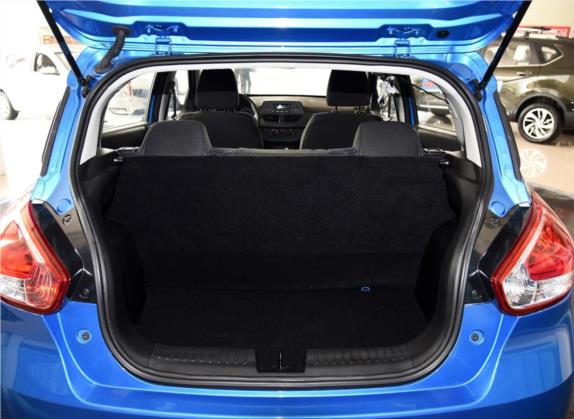 宝骏310 2016款 1.2L 手动超值型 车厢座椅   后备厢
