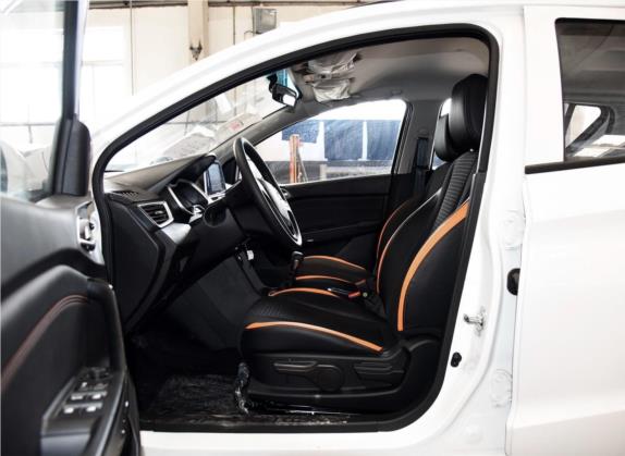 宝骏310 2017款 1.5L 手动时尚型 车厢座椅   前排空间