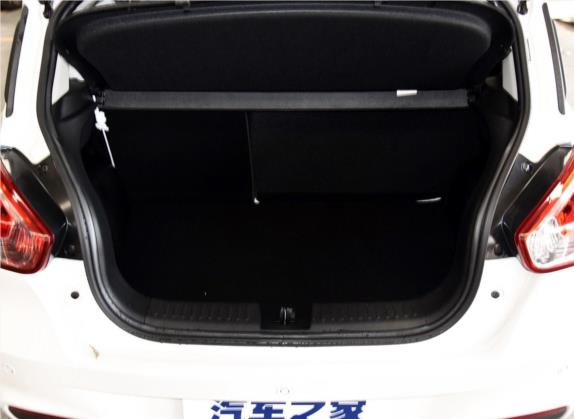 宝骏310 2017款 1.5L 手动时尚型 车厢座椅   后备厢