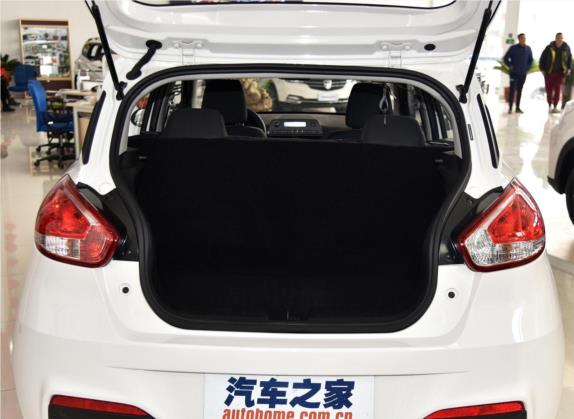 宝骏310 2017款 1.5L 自动舒适型 车厢座椅   后备厢