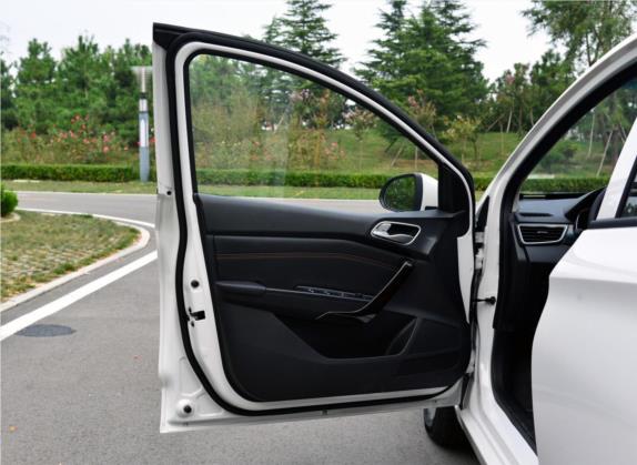 宝骏310 2017款 1.5L 自动时尚型 车厢座椅   前门板
