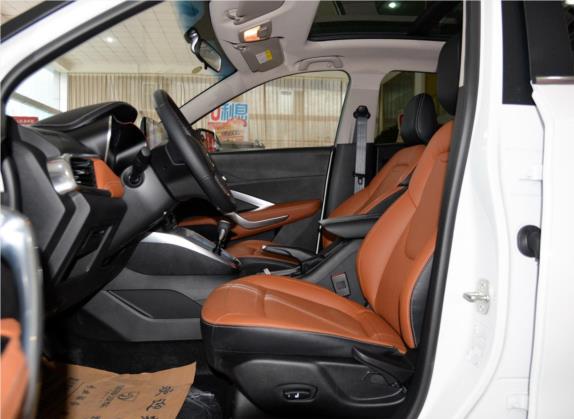 宝骏510 2017款 1.5L 手动豪华型 车厢座椅   前排空间