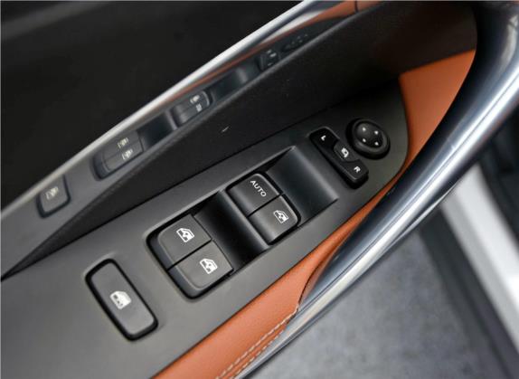 宝骏510 2017款 1.5L 手动豪华型 车厢座椅   门窗控制
