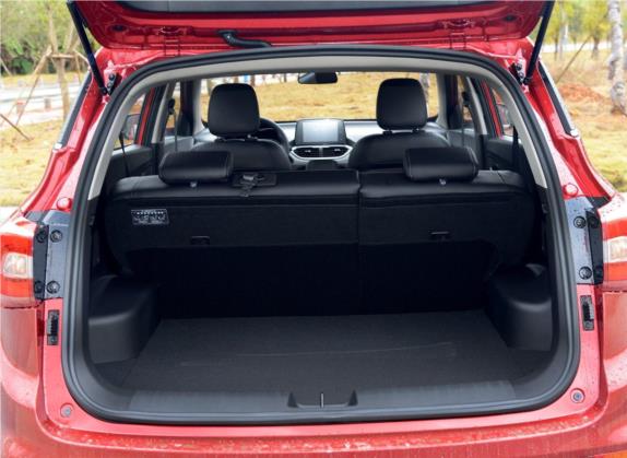 宝骏510 2017款 1.5L 手动时尚型 车厢座椅   后备厢