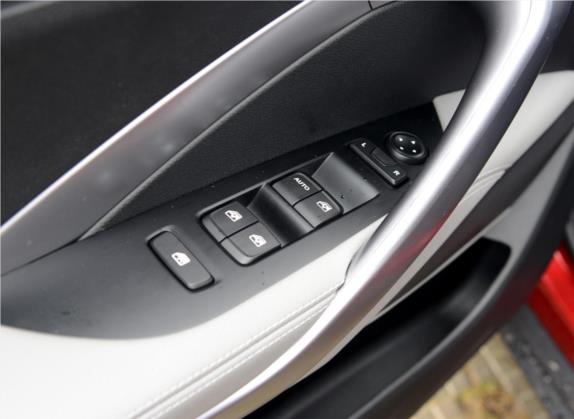 宝骏510 2017款 1.5L 手动时尚型 车厢座椅   门窗控制
