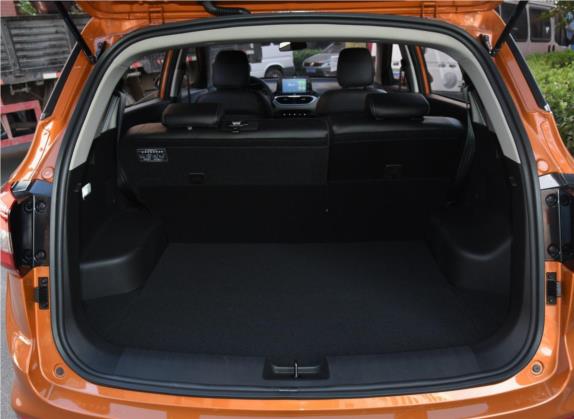 宝骏510 2017款 1.5L 自动时尚型 车厢座椅   后备厢