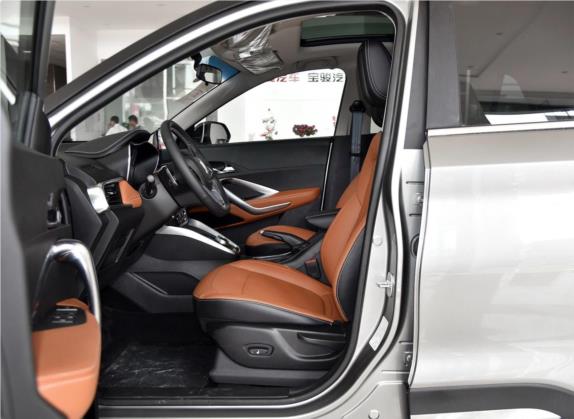 宝骏510 2017款 1.5L 自动豪华型 车厢座椅   前排空间