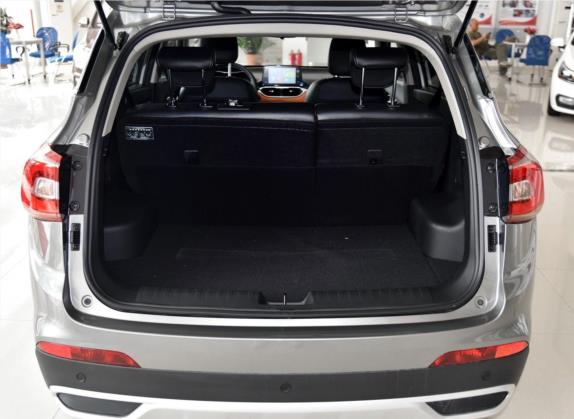 宝骏510 2017款 1.5L 自动豪华型 车厢座椅   后备厢