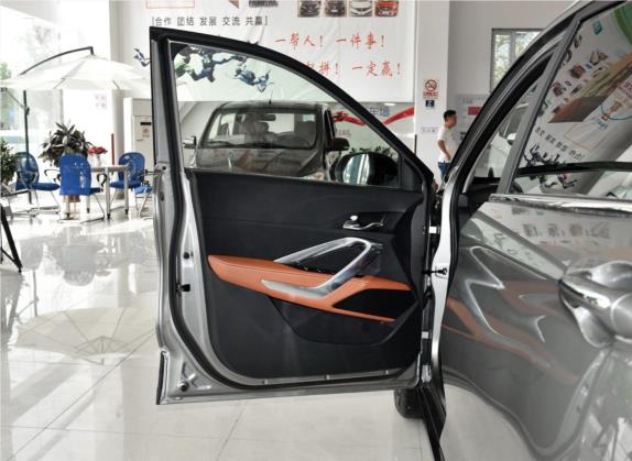 宝骏510 2017款 1.5L 自动豪华型 车厢座椅   前门板