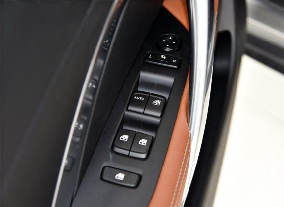 宝骏510 2017款 1.5L 自动豪华型 车厢座椅   门窗控制