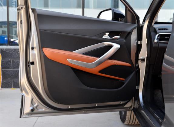 宝骏510 2019款 1.5L 自动优享型 国V 车厢座椅   前门板