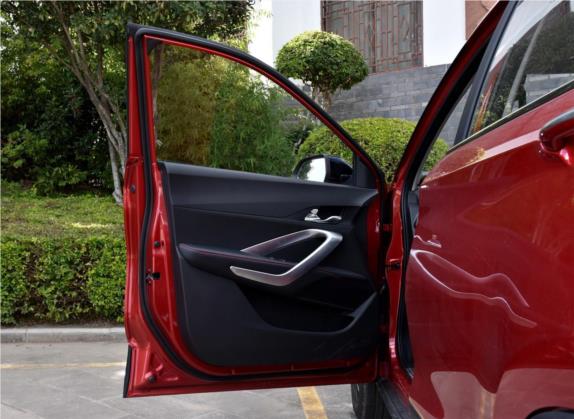 宝骏510 2019款 1.5L 自动尊享型 国V 车厢座椅   前门板