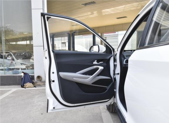 宝骏510 2019款 1.5L 自动乐享型 国V 车厢座椅   前门板