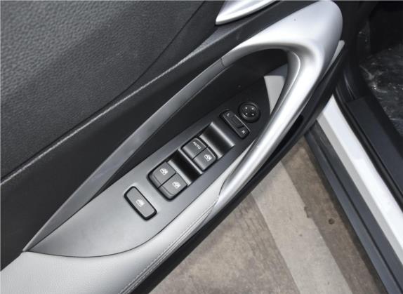 宝骏510 2019款 1.5L 自动乐享型 国V 车厢座椅   门窗控制