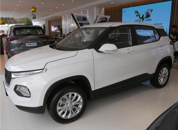 宝骏510 2021款 1.5L CVT畅享型 外观   正侧
