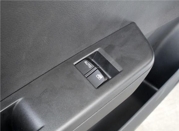 宝骏310W 2017款 1.2L 手动超值型 国V 车厢座椅   门窗控制