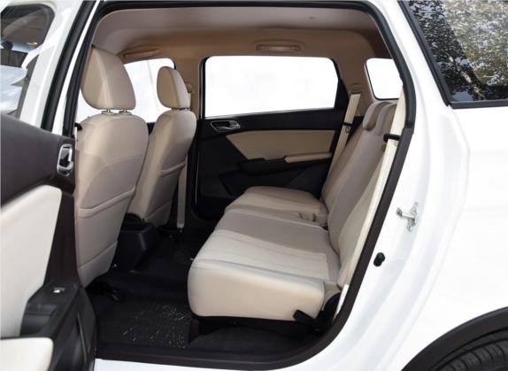 宝骏310W 2017款 1.5L 手动舒适型 国V 车厢座椅   后排空间