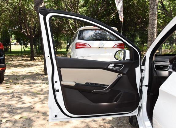 宝骏310W 2017款 1.5L 手动舒适型 国V 车厢座椅   前门板