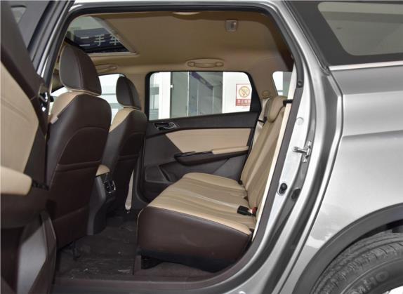 宝骏310W 2017款 1.5L 手动豪华型 国V 车厢座椅   后排空间