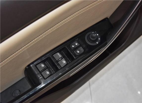宝骏310W 2017款 1.5L 手动豪华型 国V 车厢座椅   门窗控制