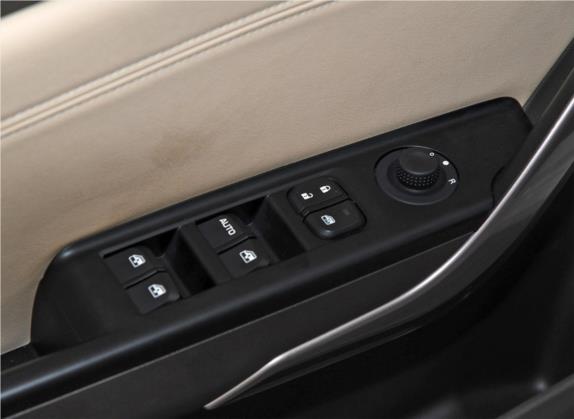 宝骏310W 2017款 1.5L 手动时尚型 国VI 车厢座椅   门窗控制