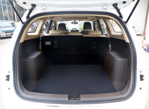 宝骏310W 2017款 1.5L 手动豪华型 国VI 车厢座椅   后备厢