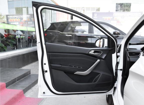 宝骏310W 2018款 1.5L 自动时尚型 国V 车厢座椅   前门板