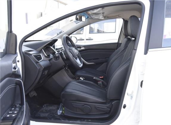 宝骏310W 2018款 1.5L 自动时尚型 国VI 车厢座椅   前排空间