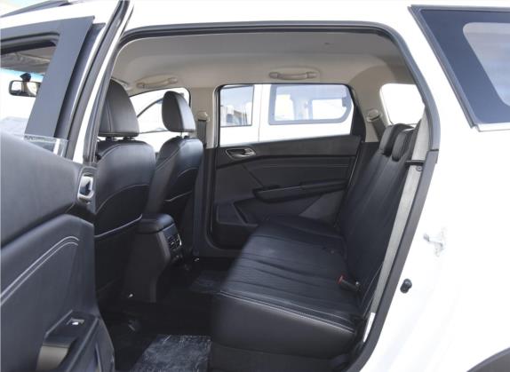 宝骏310W 2018款 1.5L 自动时尚型 国VI 车厢座椅   后排空间