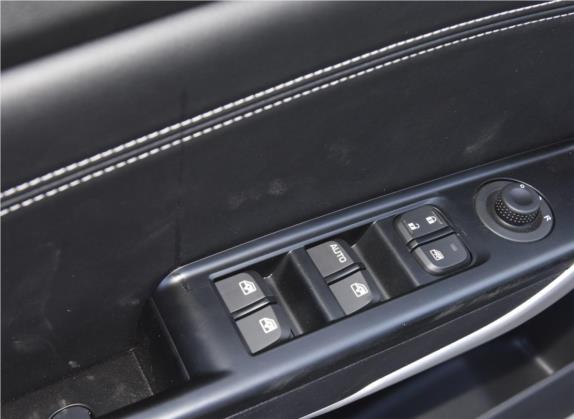 宝骏310W 2018款 1.5L 自动时尚型 国VI 车厢座椅   门窗控制