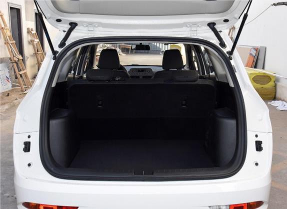 宝骏310W 2020款 1.5L 自动劲享型 国VI 车厢座椅   后备厢