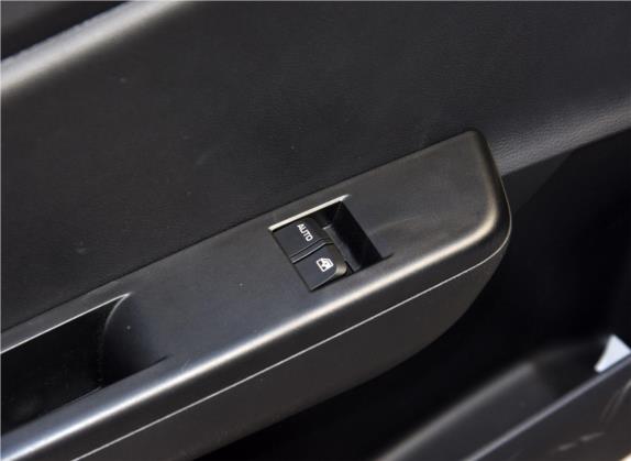 宝骏310W 2020款 1.5L 自动劲享型 国VI 车厢座椅   门窗控制